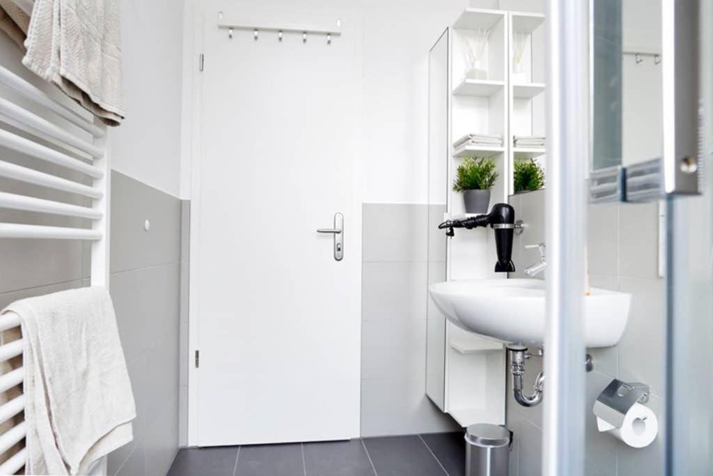 Sc 06 By Rockchair Apartments L Superhost Status L 4 Bedrooms Boxspringbeds 2 Bathrooms Balcony Elevator - Cozy Family & Business Flair Welcomes You! Berlin Exterior foto